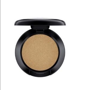NWT MAC  Eyeshadow in Marsh